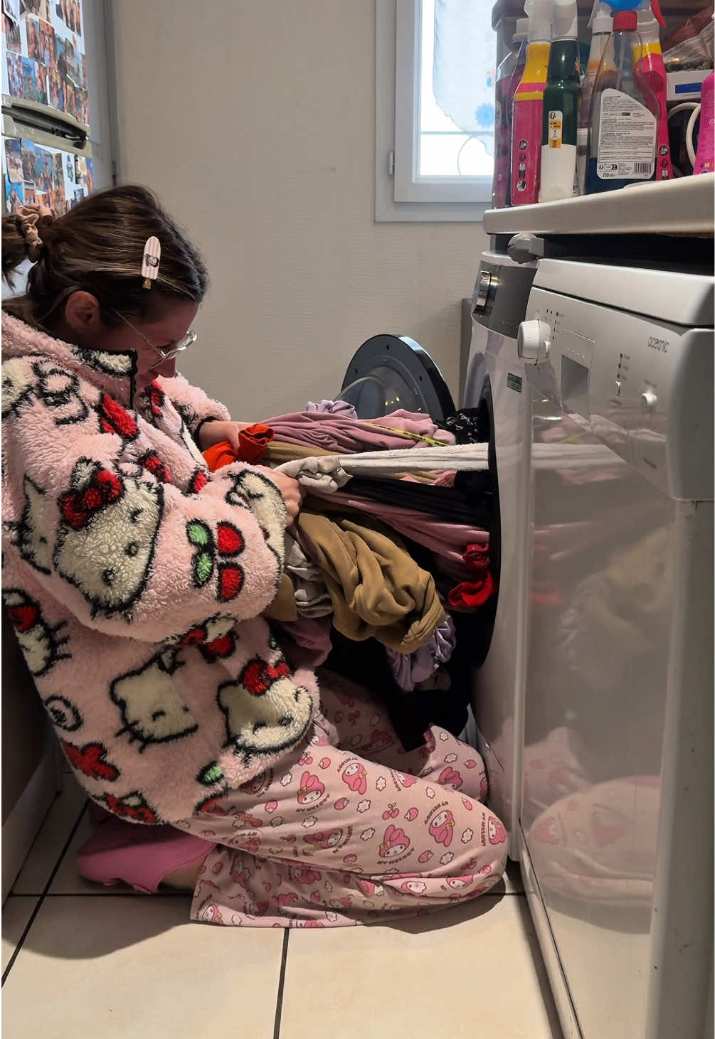 TikTok post by @mamaetceteraa for Electrolux. Caption reads: Gigantesque ménage de la semaine #pourtoii #menage....