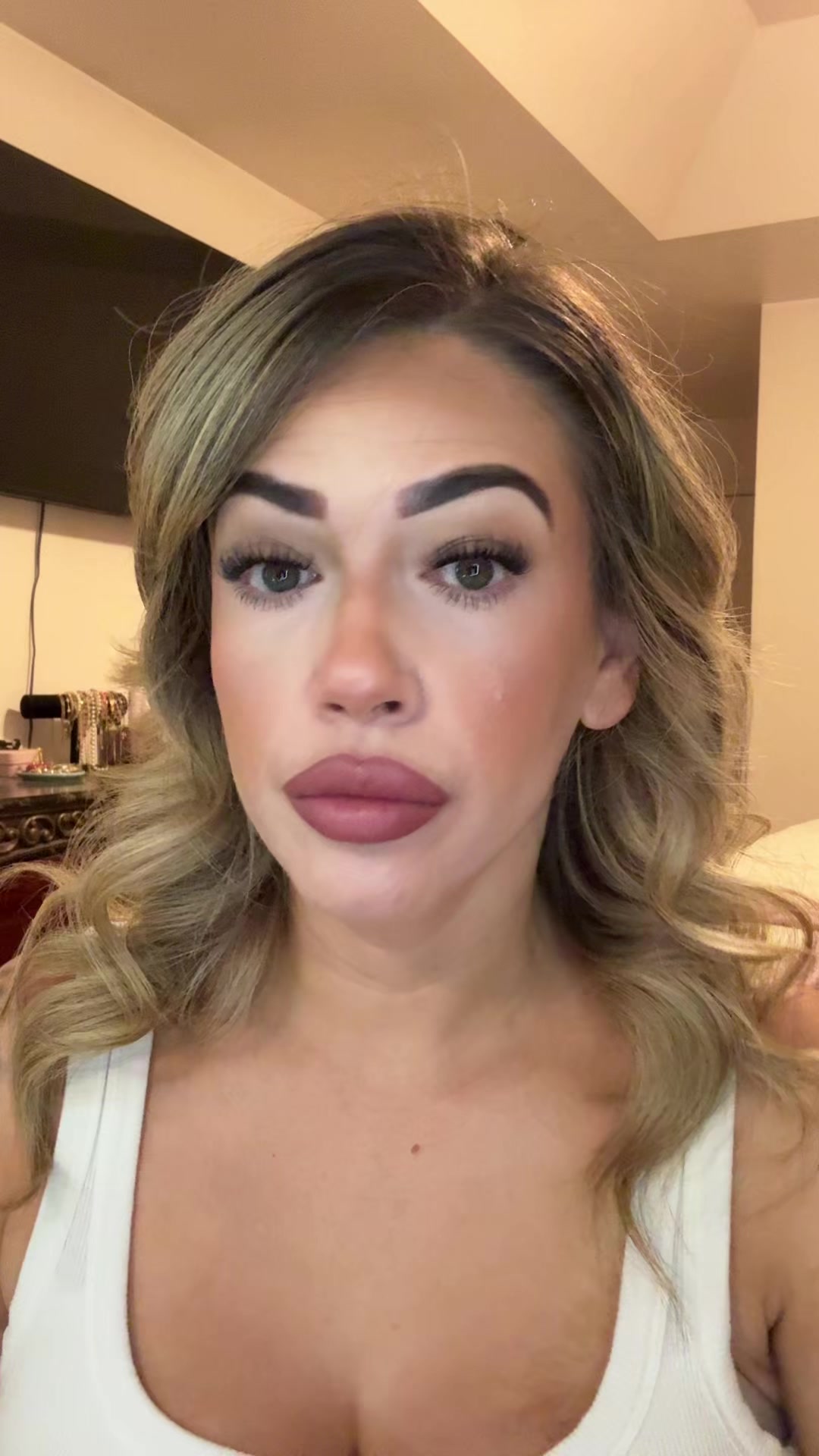 TikTok post by @roswellalien for MaxComfi Lashes. Caption reads: @MaxComfi Lashes have been my favorite to use this....