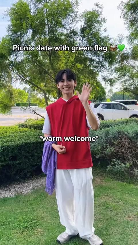 Instagram post by @oppasean._ for Colgate. Caption reads: [...] #oppasean #pov #dateideas
#Colgate....