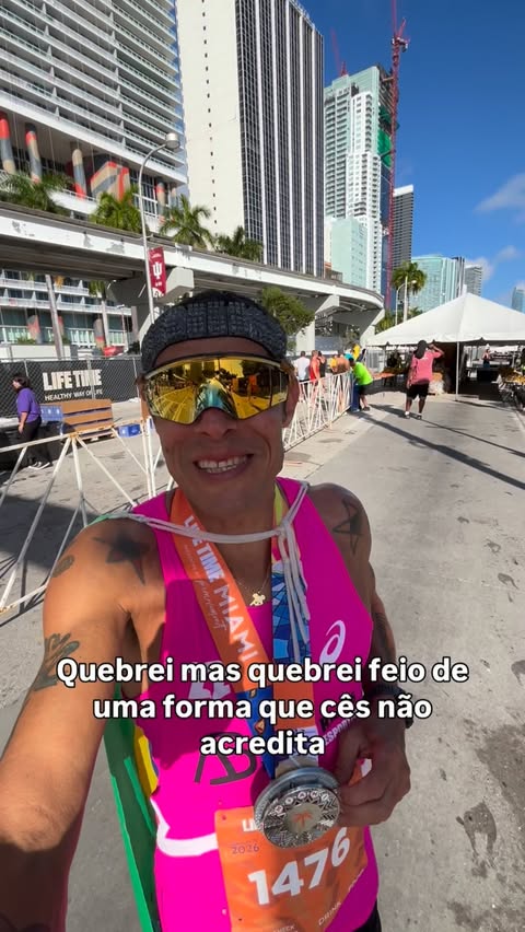 Instagram post by @adrianobastosdisney for COROS. Caption reads: [...] @joinsports @oakleybr @coros_br....