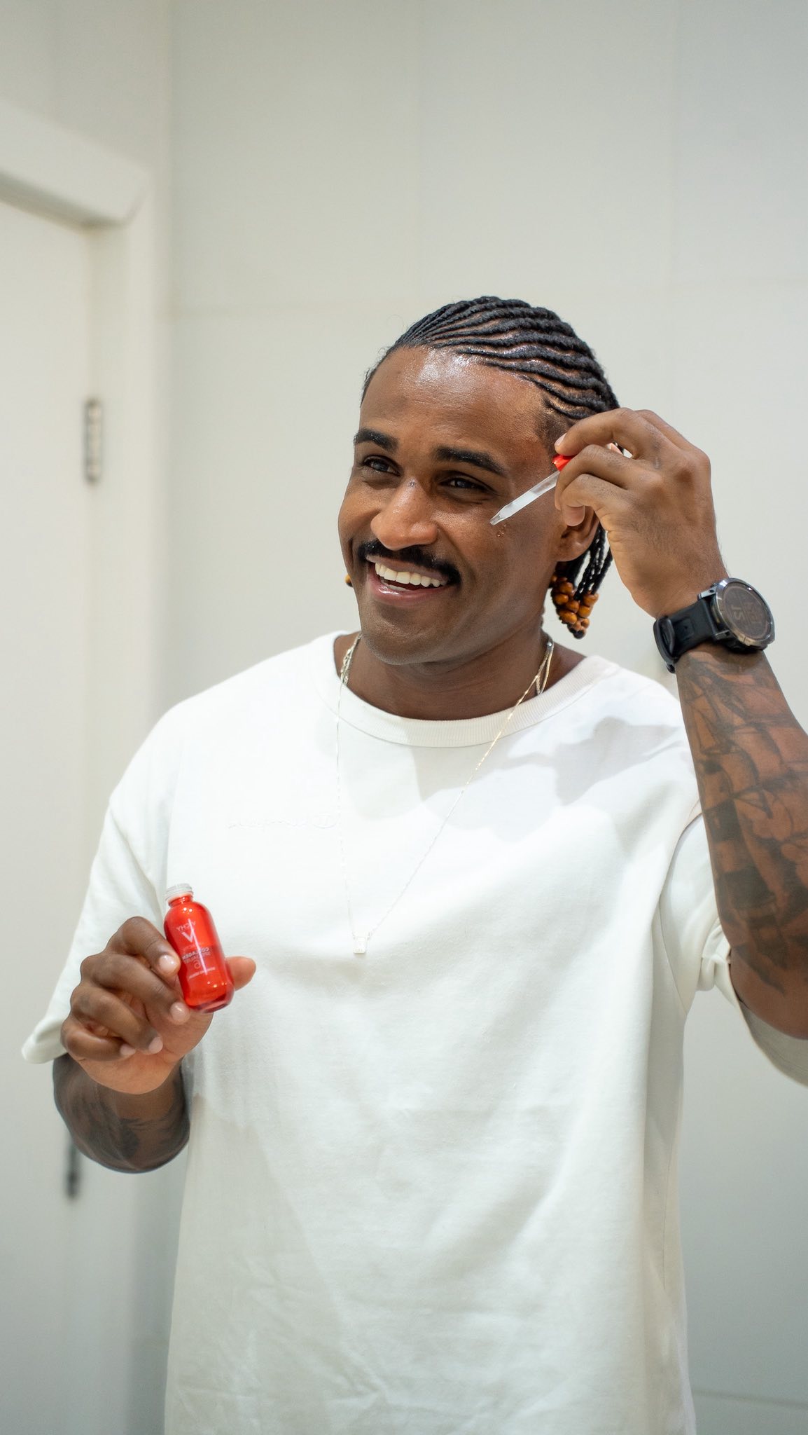 Instagram post by @murilolhenrique for Vichy Brasil. Caption reads: Confiança começa no cuidado diário.

O Sérum....