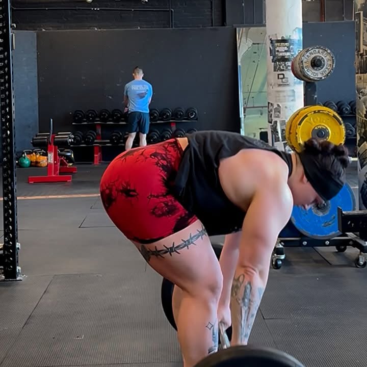 Instagram post by @amberr.alice for Pioneer Fit. Caption reads: Boomslangin DE upper Fast paced. Just how I like....