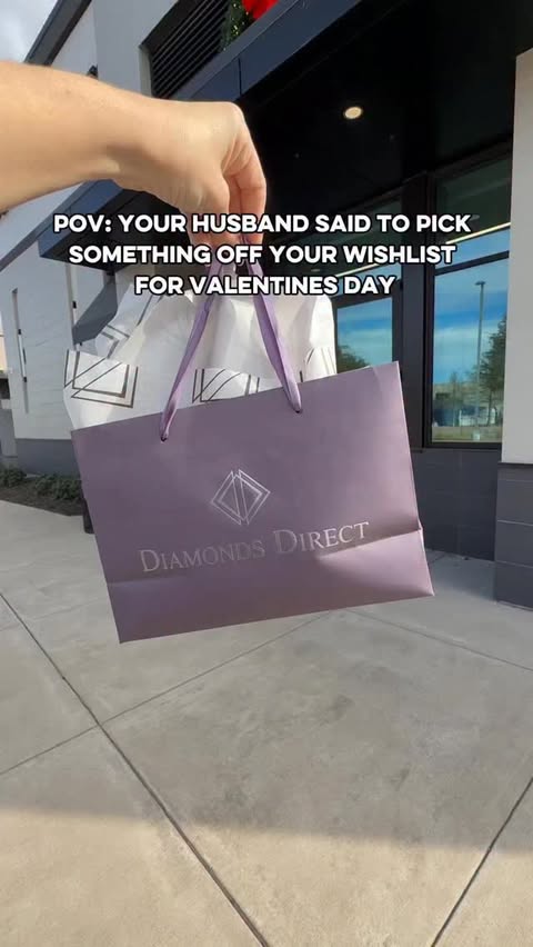 Instagram post by @breshell for Diamonds Direct. Caption reads: [...] 👇🏼 You can make your wishlist at....