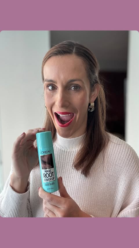 Instagram post by @thefoxsaystwins for Walgreens. Caption reads: #ad A quick spray, a fast coat of mascara, one....