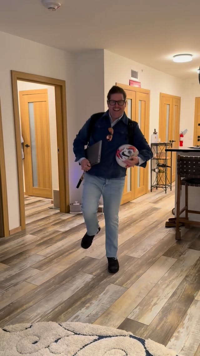 Instagram post by @neezapowers for Hallow. Caption reads: Happy All Saints Day!! #hallowpartner.