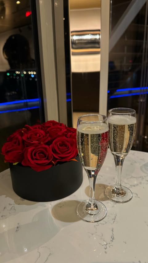 Instagram post by @holidaywith_mel for Wowcher. Caption reads: [...] great deals on experiences and gifts on....