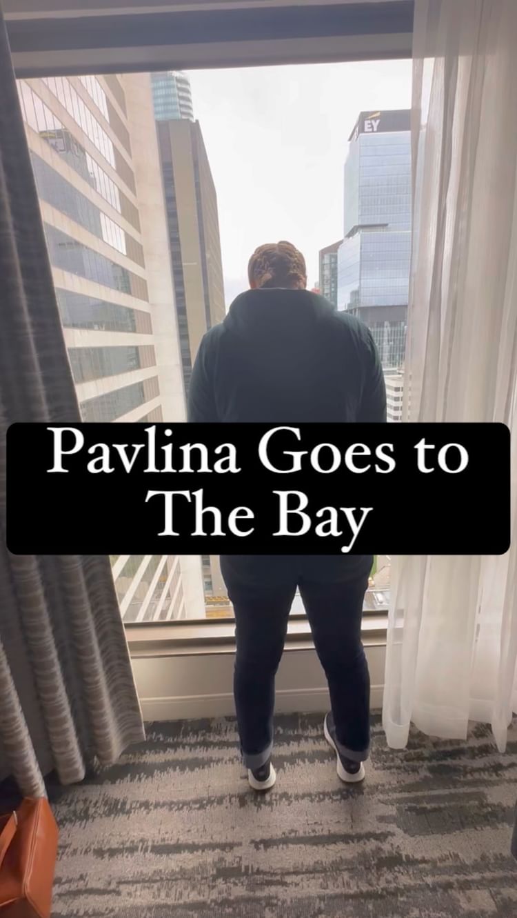 Instagram post by @pavlinasudrich for The Bay. Caption reads: I love the smokin’ deals at @hudsonsbay but it can....