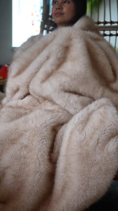 Instagram post by @willworkformascara for Stack Influence. Caption reads: #gifted

Just added this faux fur throw to my....