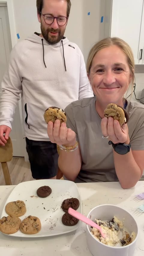 Instagram post by @themomchats for Ghirardelli Chocolate Company. Caption reads: When @ghirardelli gives you brownie AND chocolate....