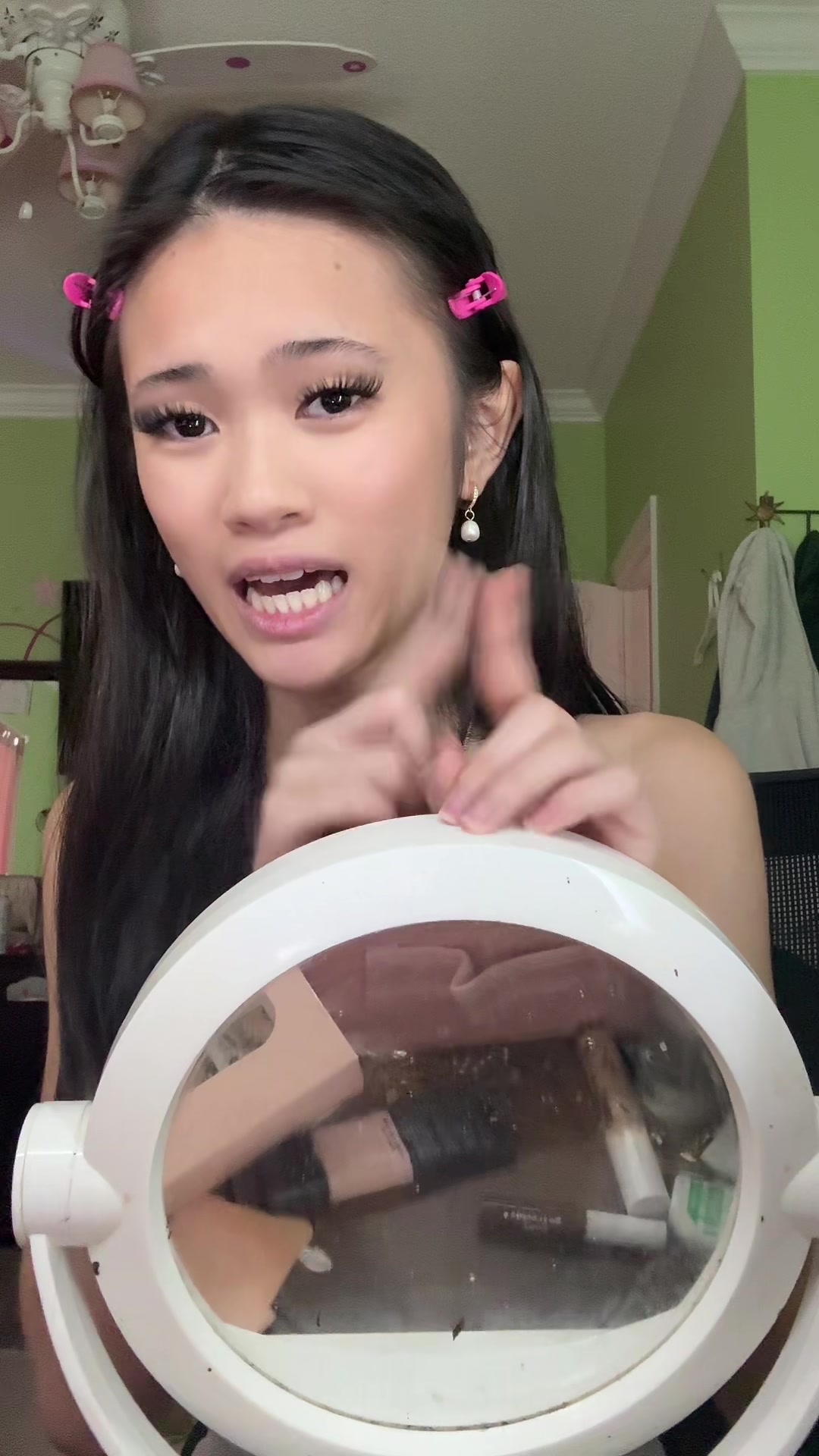 TikTok post by @vivianviah for Fowendia Lashes. Caption reads: I feel better now #fyp #viral @Fowendia Lashes.