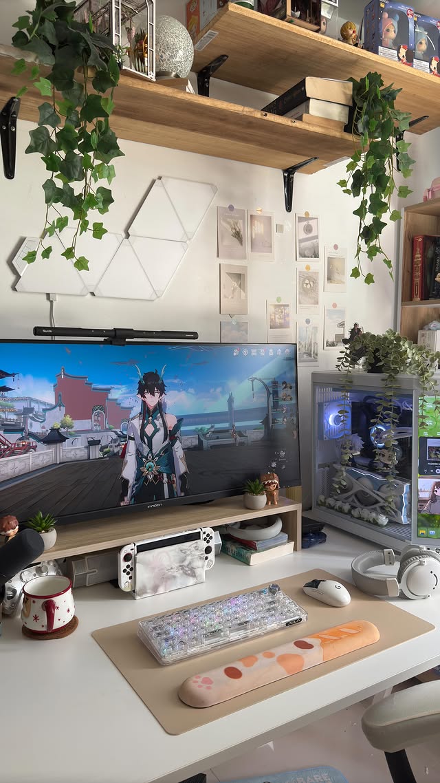 Instagram post by @cosymocca for INNOCN. Caption reads: [...] to show you my big new 40” monitor from....