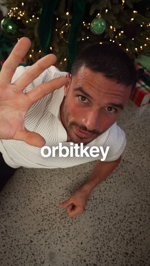 Instagram post by @shaybenmoussa for Orbitkey. Caption reads: [...] Friday sales are now almost gonna end with....