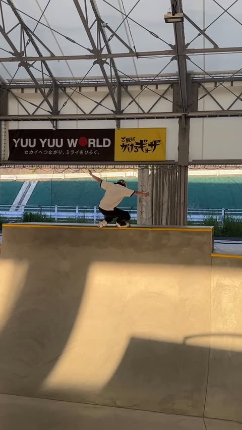 Instagram post by @mei_mei_1126_ for Skullcandy. Caption reads: [...] @murasakisports_ueno @papasu1048....