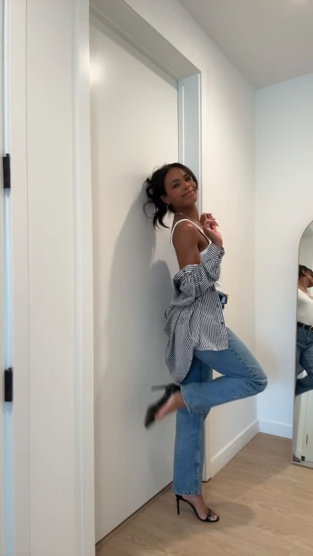 Instagram post by @brittbenae for STUART WEITZMAN. Caption reads: Let’s accessorize with @stuartweitzman 👠 This was....