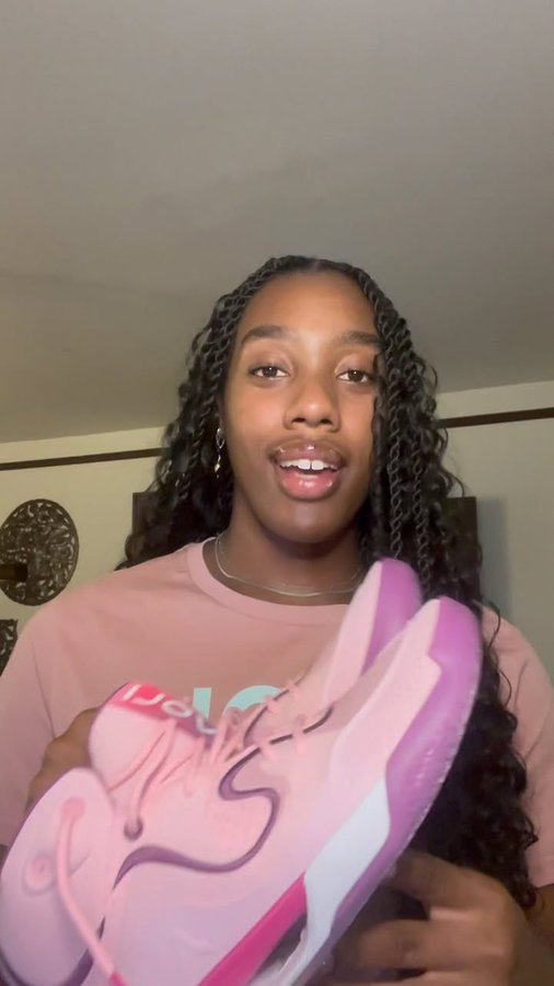 Instagram post by @_mariannalee for Avoli. Caption reads: Creating awareness for the brand that seriously....