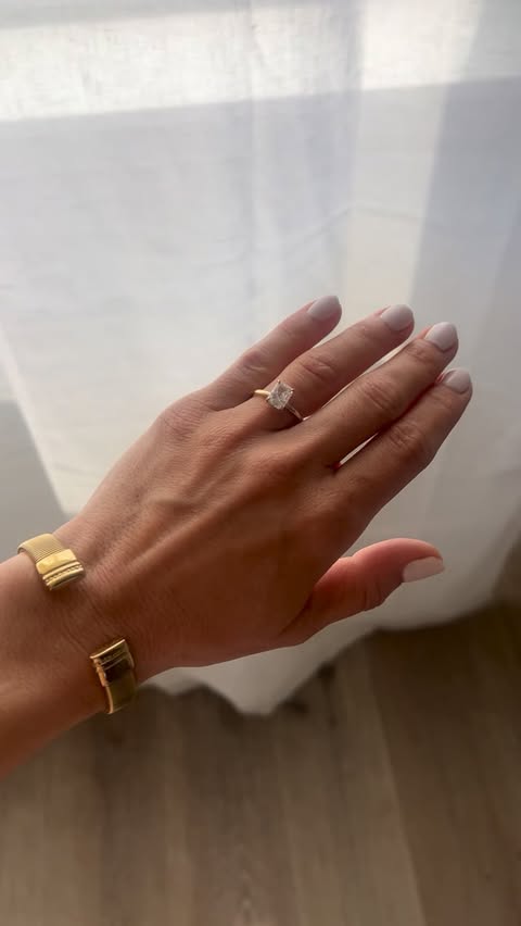 Instagram post by @dani.beck for SHE SAID YES Jewelry. Caption reads: [...] ID: SESI206 #shesaidyesweddingday....