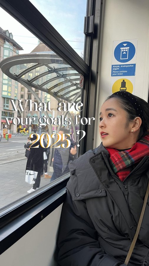 Instagram post by @macihul for Cambly. Caption reads: What are your goals for 2025?🎍🐍
.
@cambly_japan....