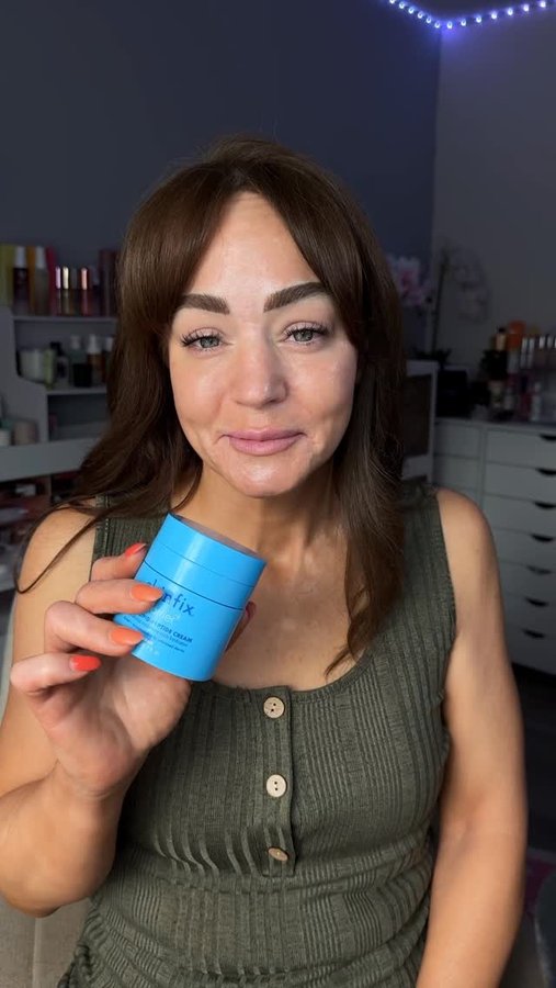 Instagram post by @beauty.is.everyone for Skinfix. Caption reads: @skinfix 

This is hands-down my most used....