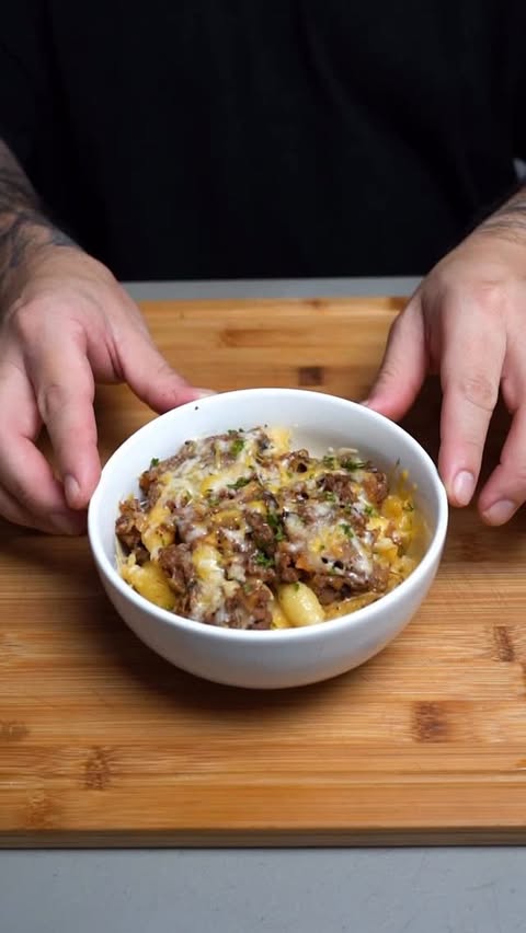 Instagram post by @big.eats.world for CookUnity. Caption reads: [...] meals are hitting different thanks to....