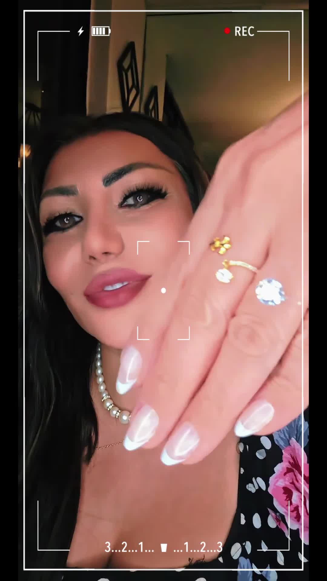 TikTok post by @jomanaqueenofmiami.7 for YSDD Jewelry. Caption reads: [...] #ذهب #giftguide #jewelry #diamond @YSDD....