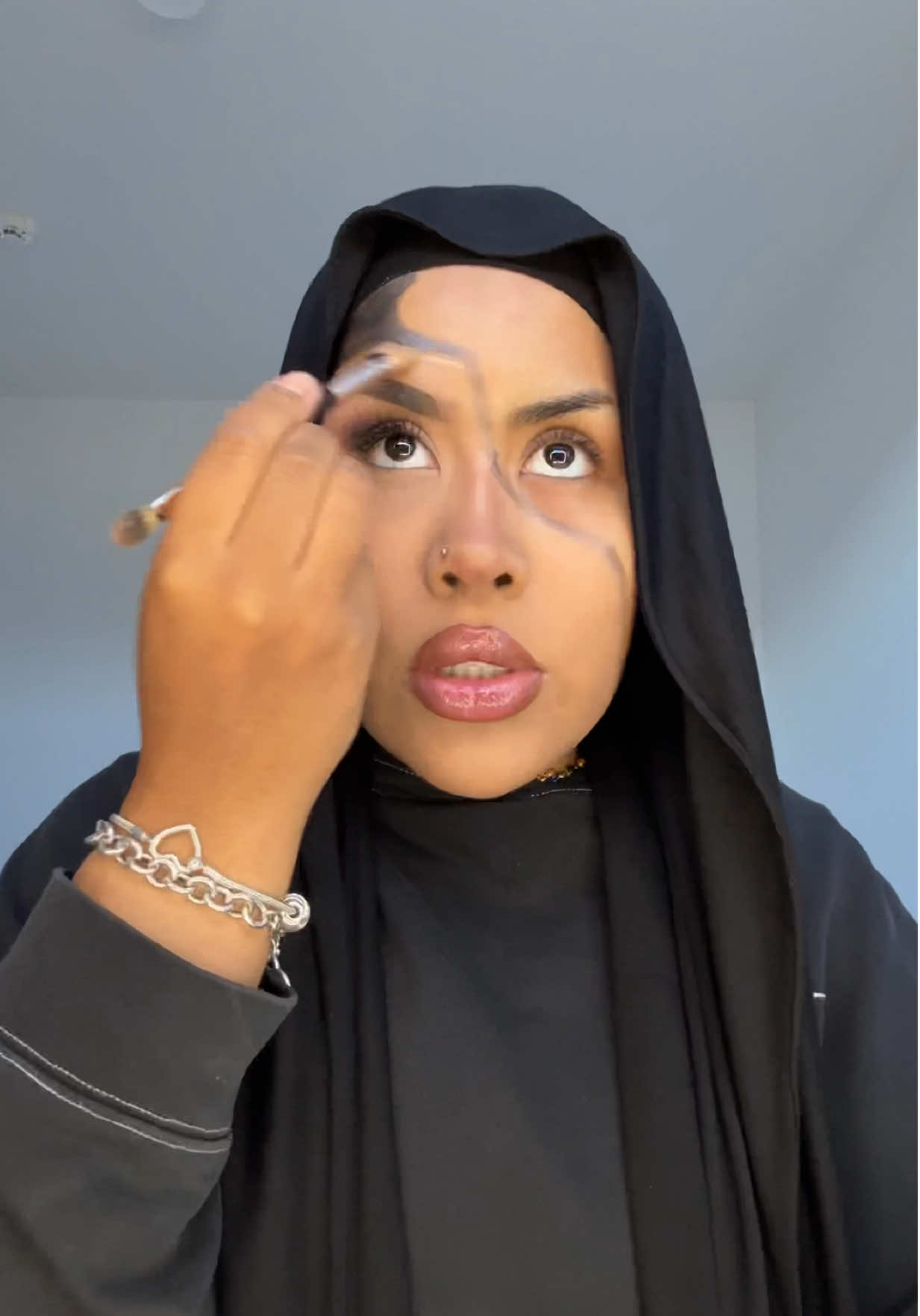 TikTok post by @jennahschott for Essence Cosmetics. Caption reads: anzeigel Kann ich so zum Maskenball??🫣....