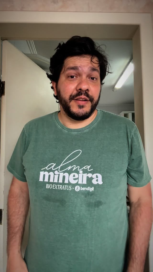 Instagram post by @pauloaraujoinsta for Bio Extratus. Caption reads: Taí uma colab boa demais da conta, a Collab Alma....