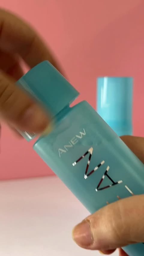 Instagram post by @nour.aljabri for Avon. Caption reads: gifted by AVON Hydrate. Smooth. Glow. Exactly what....