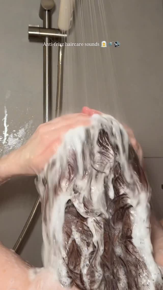 Instagram post by @youglowgrrl for Piglet in Bed. Caption reads: Anti-frizz haircare sounds 🧖‍♀️🚿🔊

Products....