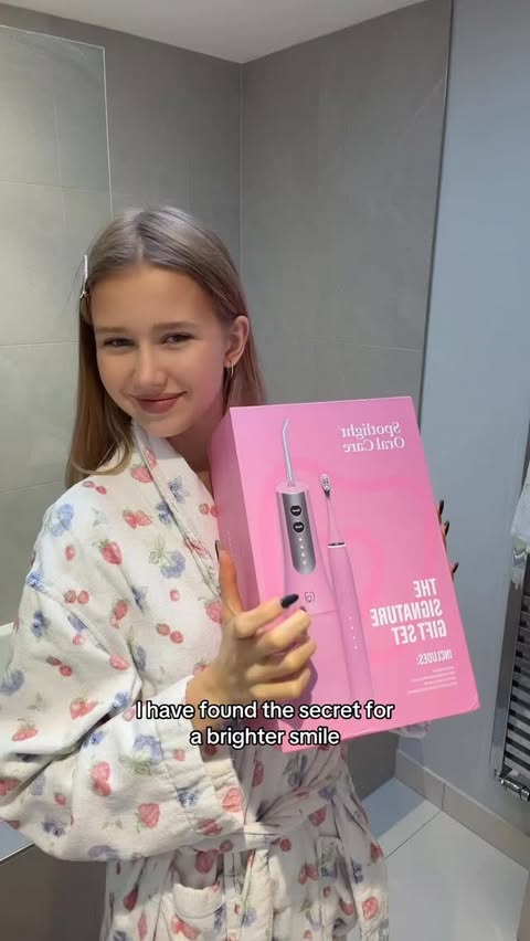 Instagram post by @libertydowlingg for Spotlight Oral Care. Caption reads: [...] for visible results! Obsessed with the....