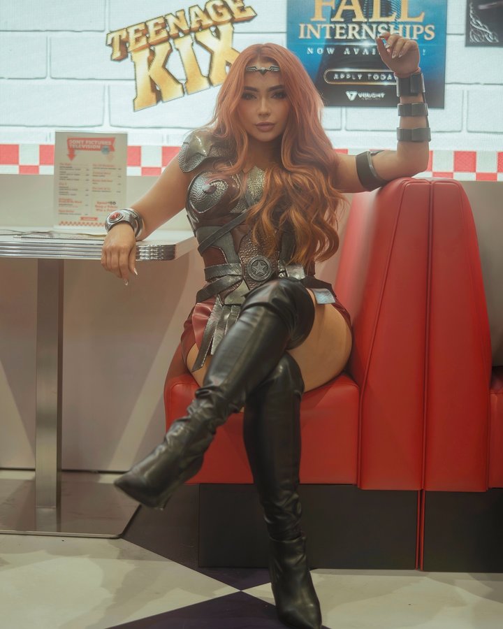 Instagram post by @caitlinchristinee for The Boys. Caption reads: Queen Maeve at SDCC 👑🦸‍♀️ #PrimeVideoCreator 

I....