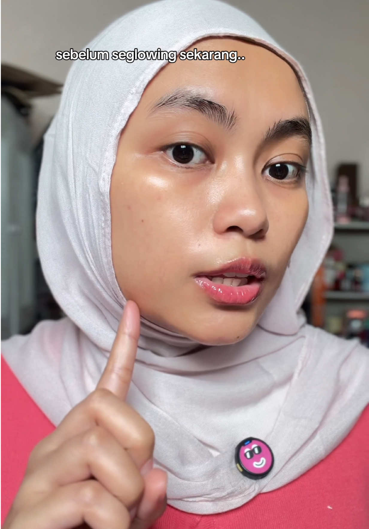 TikTok post by @weinbouw for Hanasui. Caption reads: [...] cari yg affordable? cusss deh cobain Hanasui....