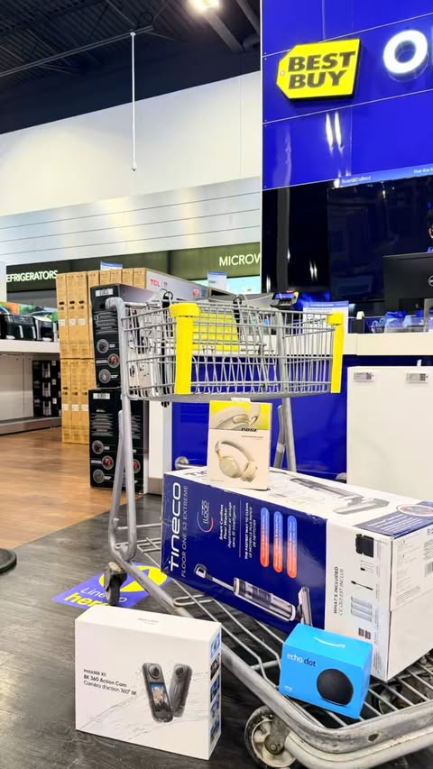 Instagram post by @ontariofamilytravels for Best Buy. Caption reads: [...] memories.

My Boxing Day picks from Best....