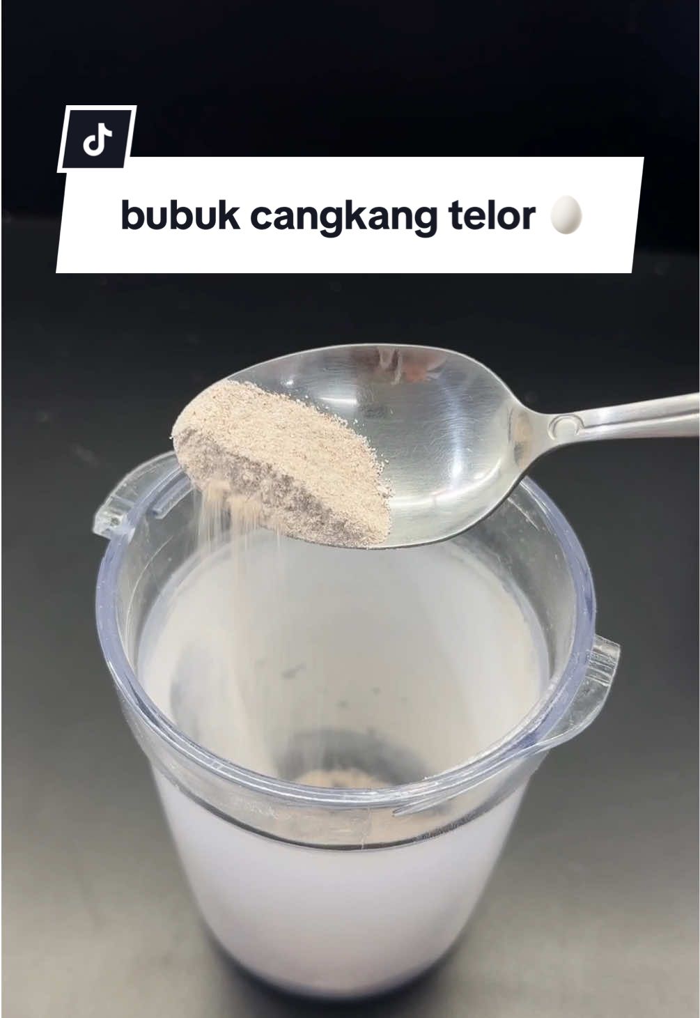 TikTok post by @andreanovitaa for Tanya Pepsodent. Caption reads: bikin bubuk cangkang telor yang tinggi kalsium🥚....