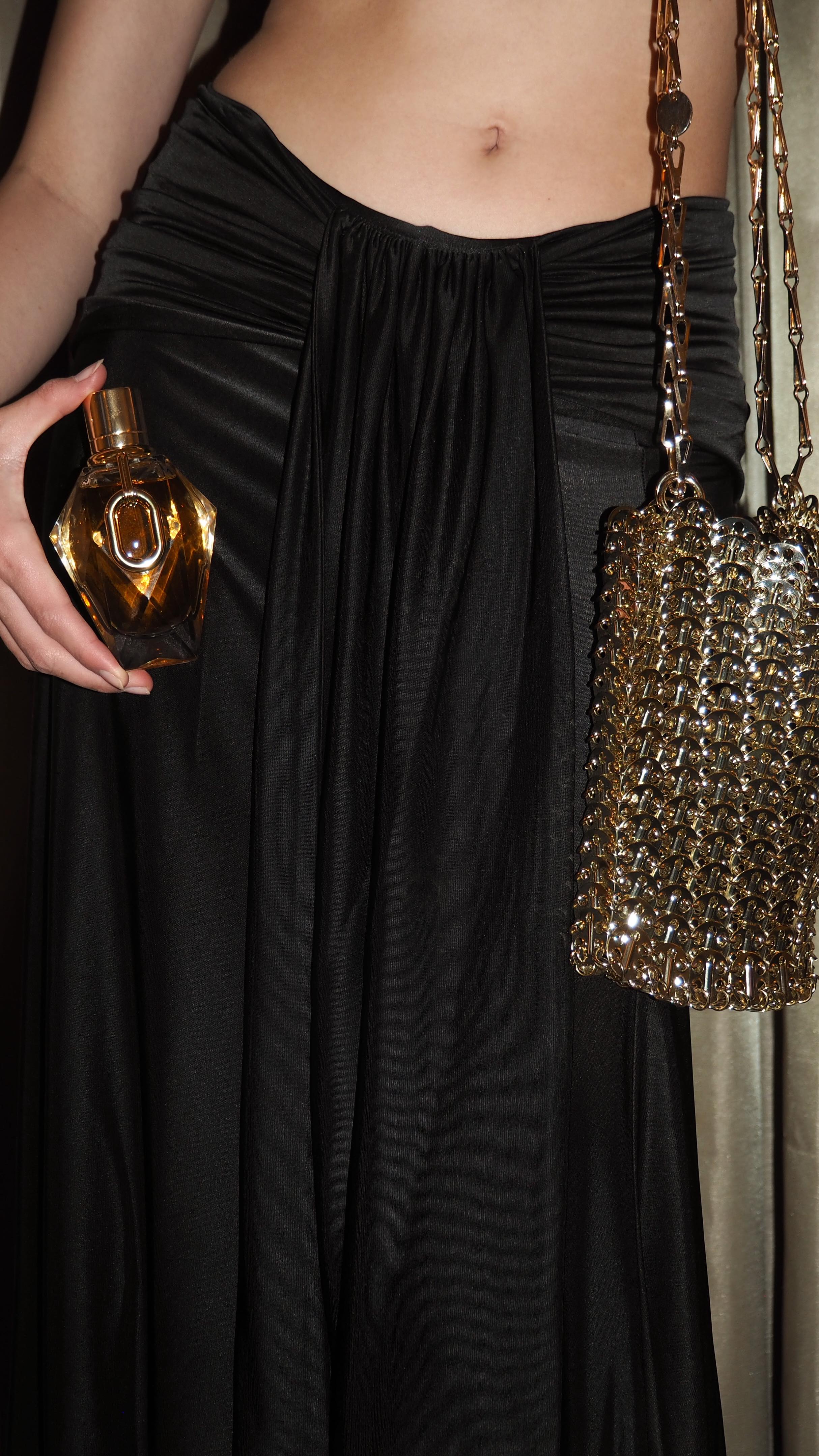 Instagram post by @diana.avel for David Jones. Caption reads: A spritz of femininity and confidence. 
Million....