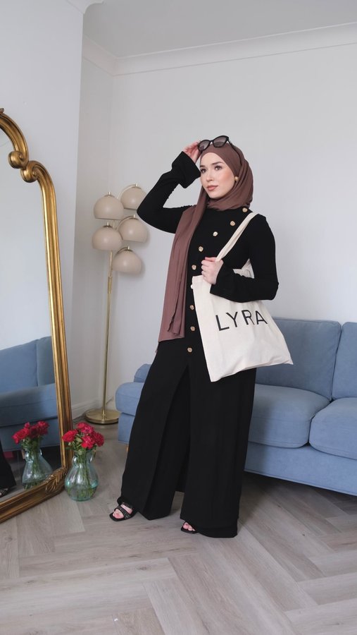 Instagram post by @nabiilabee for LYRA Modest. Caption reads: Coord from @lyramodest use my code ‘nabiilabz10’....