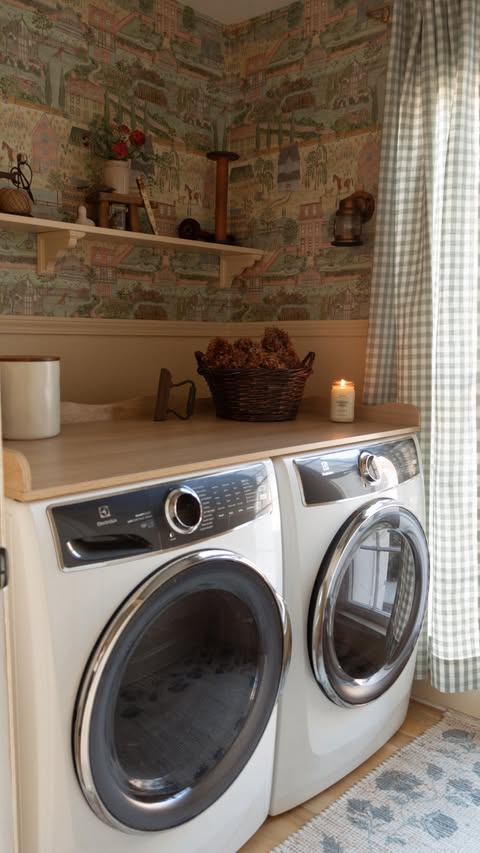 Instagram post by @homeinbloom_ for Photowall. Caption reads: [...] this Along The Amstel wallpaper from....