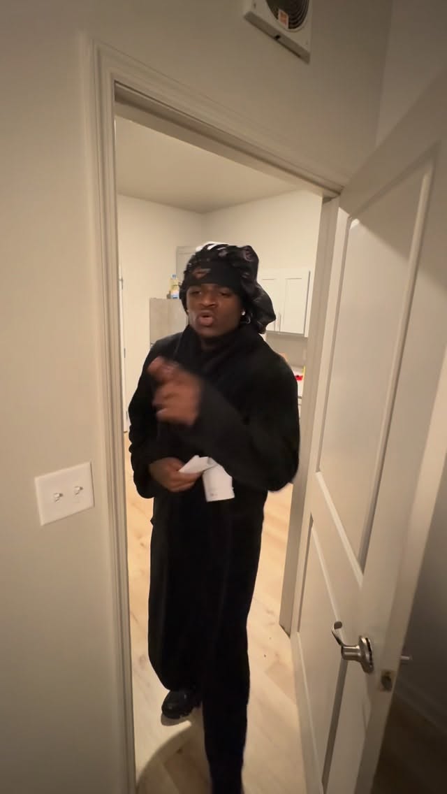 Instagram post by @cfntj_ for QuillBot. Caption reads: Now my moms not mad anymore!  @thequillbot....