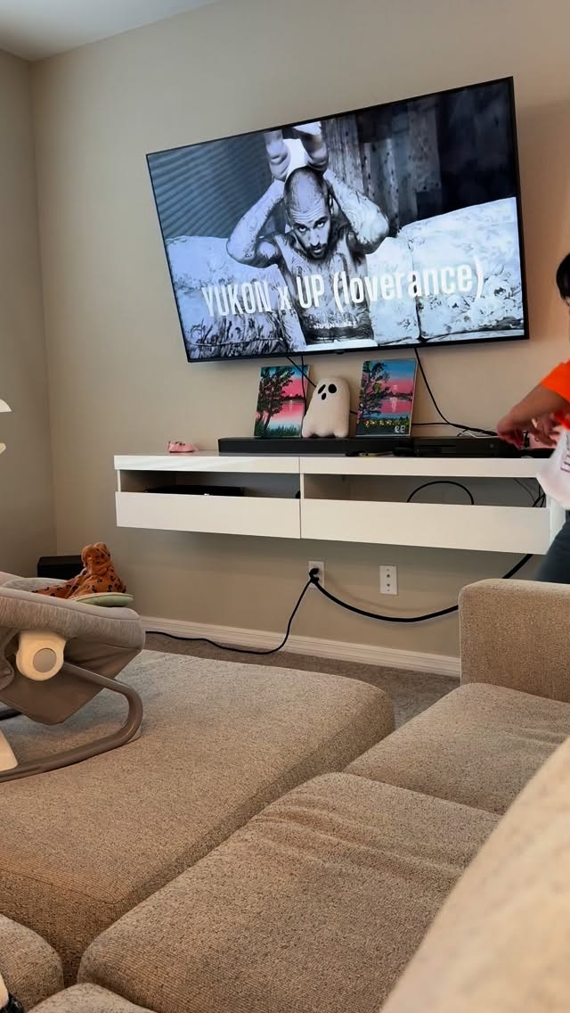 Instagram post by @frewena for Fansidea. Caption reads: [...] goin on? Let’s dance and tag me! 👉🏼....