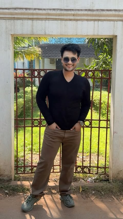 Instagram post by @vrushab_k for Dr Sheths. Caption reads: Here comes THE BEST moisturiser for oily skin!....