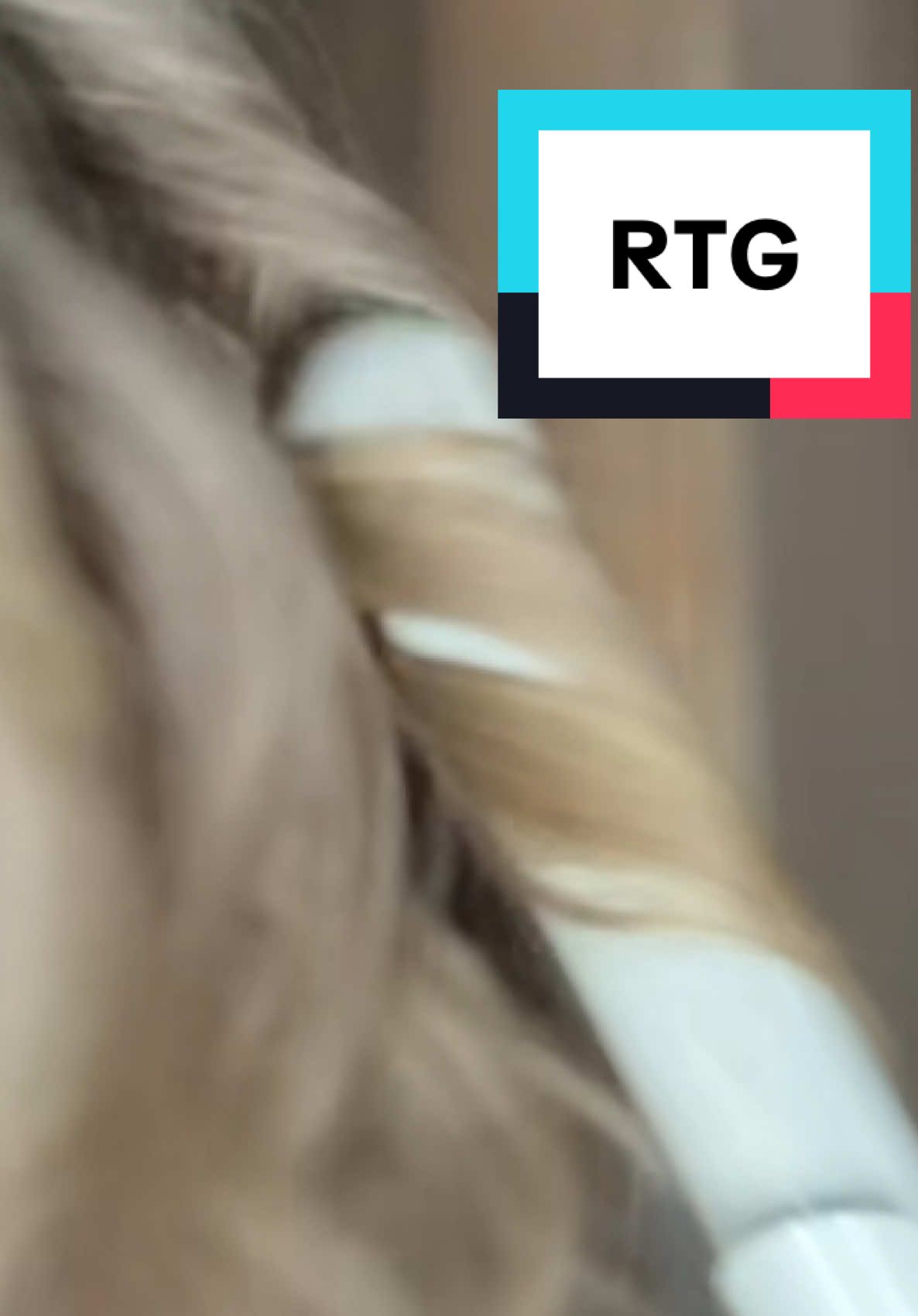 TikTok post by @juliemaui for Beachwaver. Caption reads: @TheBeachwaver #littleolejulie #juliescurlers....