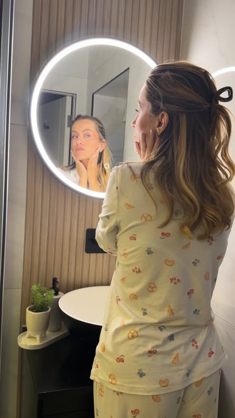 Instagram post by @imrachelivie for CurrentBody. Caption reads: [...] my LED routine ✨ ad I’ve been using....