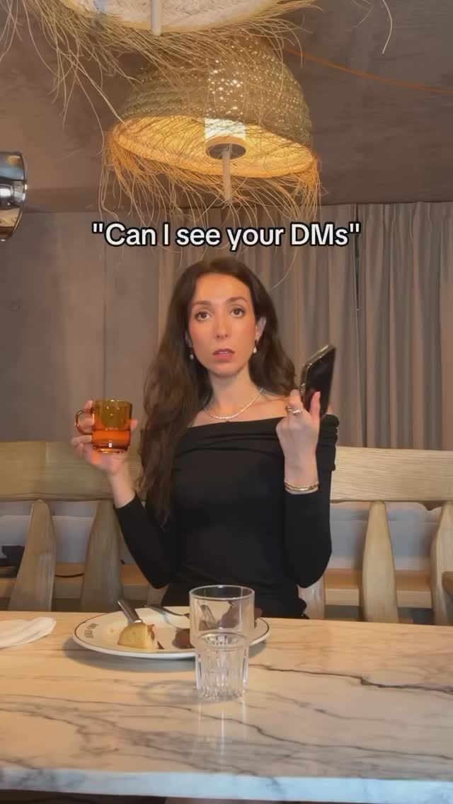 Instagram post by @claradelajoia for SENSTYLABLE. Caption reads: Let us stop you right there 🙂‍↕️ the girls who....