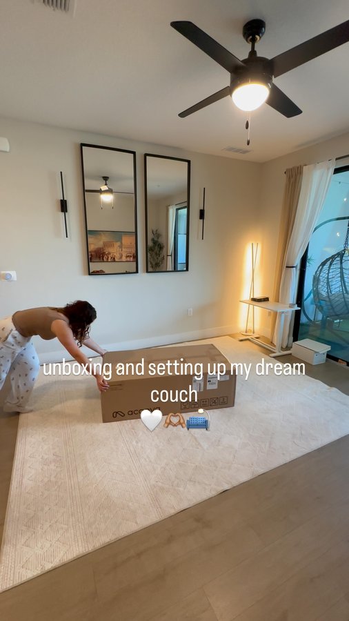 Instagram post by @anniefernnn for Acanva. Caption reads: [...] sofa is so comfy and looks so cute!....