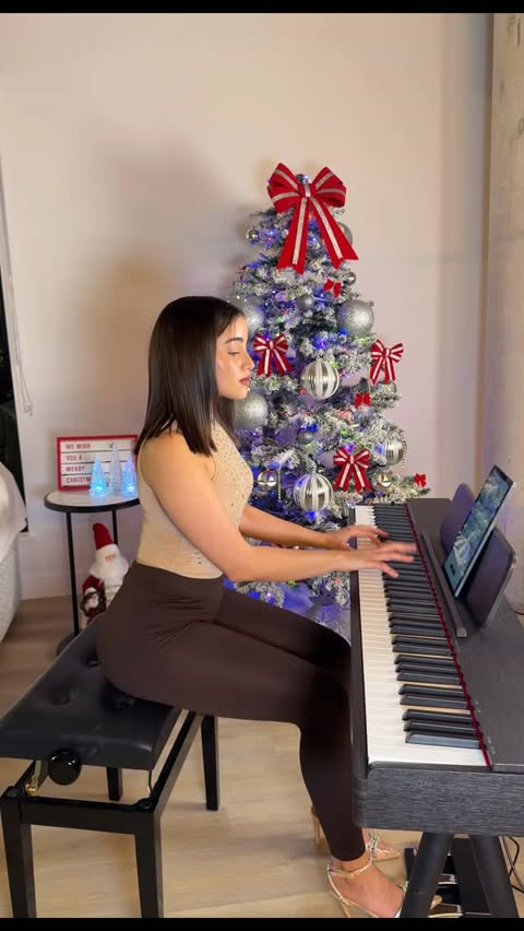 Instagram post by @lynnpianist for DonnerMusic. Caption reads: Dance of the Sugar Plum Fairy ✨
Tchaikovsky on my....