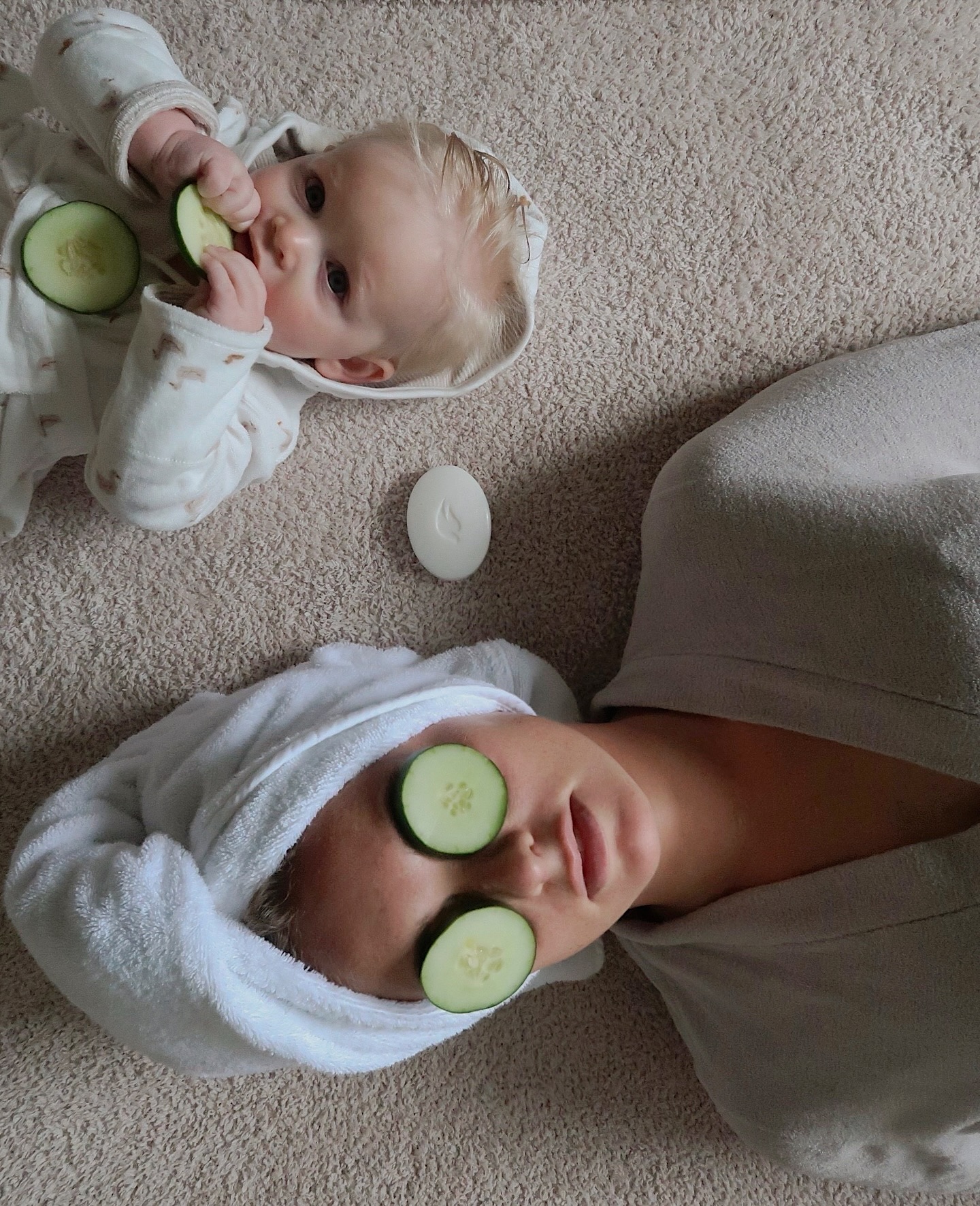 Instagram post by @elliejuengel for Dove. Caption reads: #DovePartner We love a self care morning🛁....