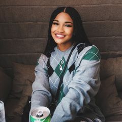 Instagram post by @briannamckayla for Fashion to Figure. Caption reads: 𝑴𝒂𝒊𝒏 𝒄𝒉𝒂𝒓𝒂𝒄𝒕𝒆𝒓 𝒎𝒐𝒎𝒆𝒏𝒕 🫶🏽.