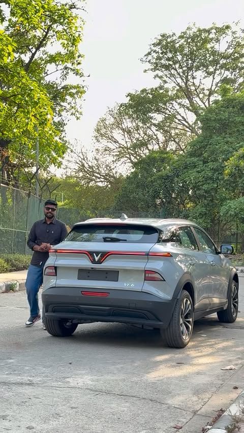 Instagram post by @khushal.up20 for VinFast. Caption reads: [...] you know about EV features—the VinFast VF6....