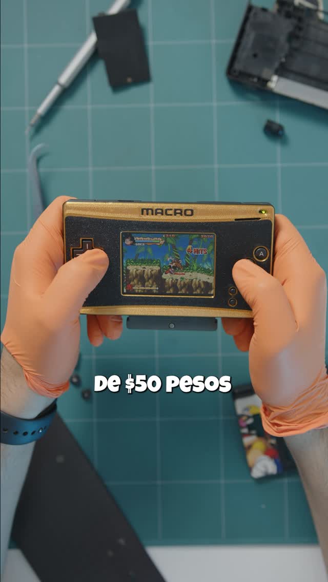 Instagram post by @lanacionbros for Bambu Lab. Caption reads: De Nintendo DS ROTA a Game Boy Macro 😱 ¡No....