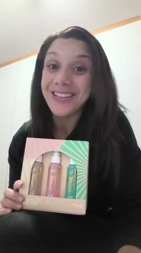 TikTok post by @rodrigorocks1 for Aura Beauty Club. Caption reads: Kit 3 melhores fragrâncias em 1 só Body Splash....