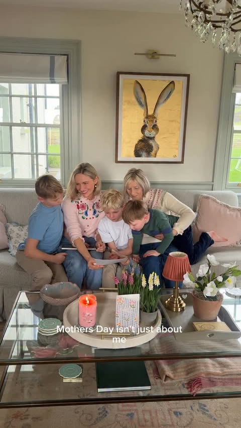 Instagram post by @all.thats.pretty for Yankee Candle. Caption reads: [...] this year with one of her favourites....